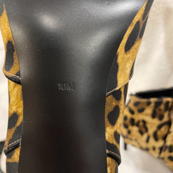 GUESS Boscoe Leopard Fabric Ankle Bootie - Like New, Size 10 - Picture 3 of 4